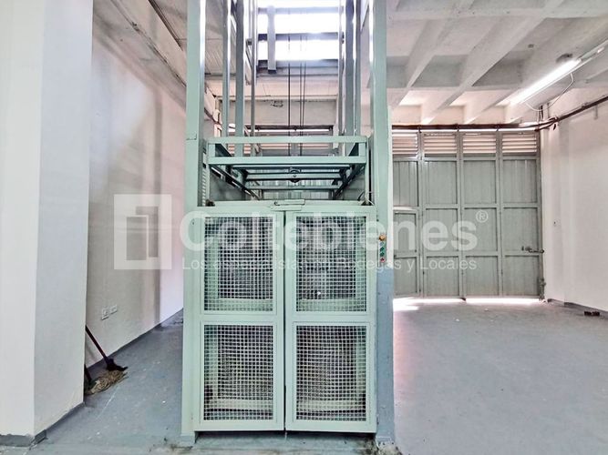 Bodega en venta en El Poblado, Medellín, 390 m² · foto 3 de 24