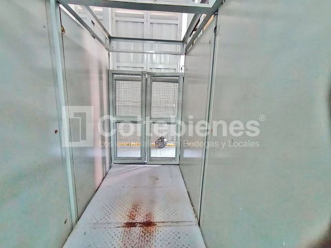Bodega en venta en El Poblado, Medellín, 390 m² · foto 4 de 24