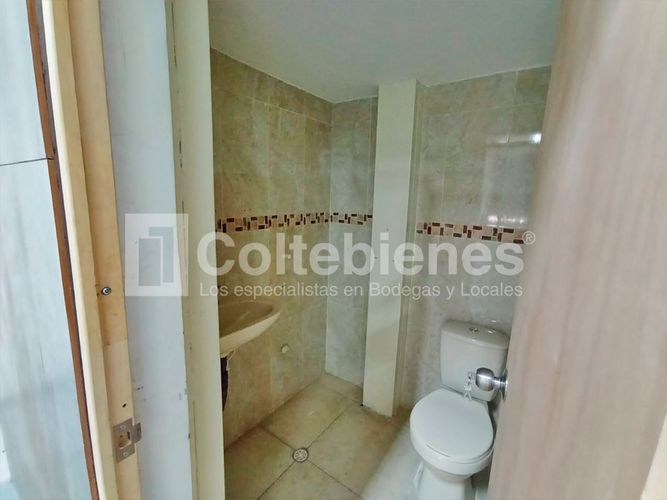 Bodega en venta en El Poblado, Medellín, 390 m² · foto 7 de 24