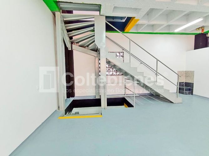 Bodega en venta en El Poblado, Medellín, 390 m² · foto 17 de 24