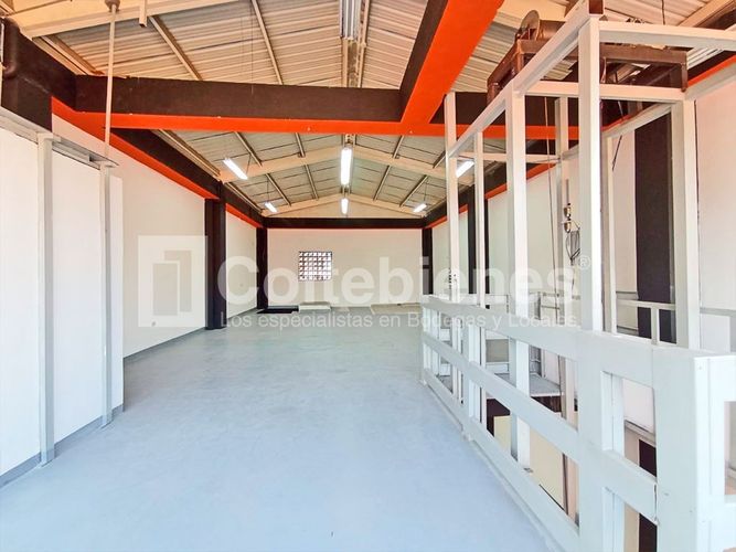 Bodega en venta en El Poblado, Medellín, 390 m² · foto 20 de 24