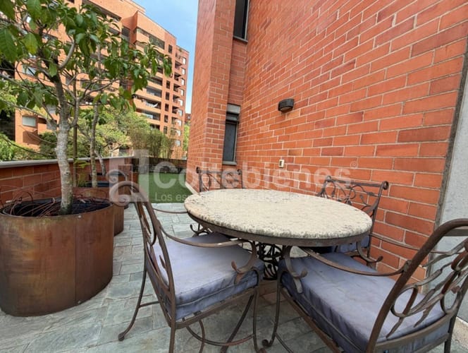 Apartamento de 3 alcobas en arriendo en El Tesoro, Medellín, 240 m² · foto 2 de 18