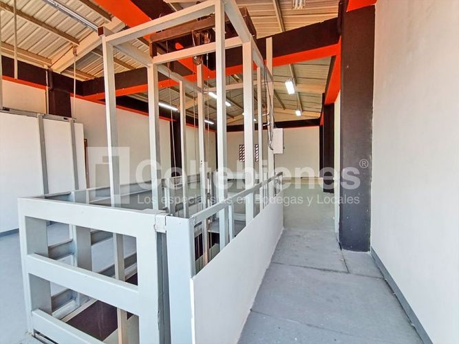 Bodega en venta en El Poblado, Medellín, 390 m² · foto 22 de 24