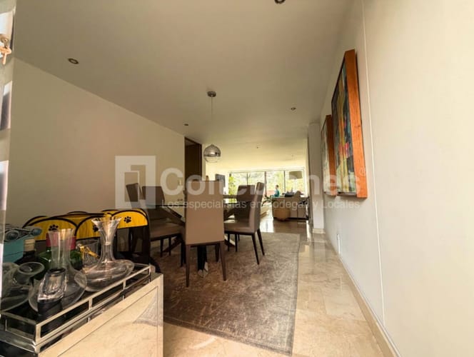 Apartamento de 3 alcobas en arriendo en El Tesoro, Medellín, 240 m² · foto 3 de 18