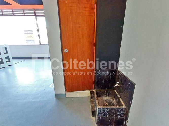 Bodega en venta en El Poblado, Medellín, 390 m² · foto 24 de 24
