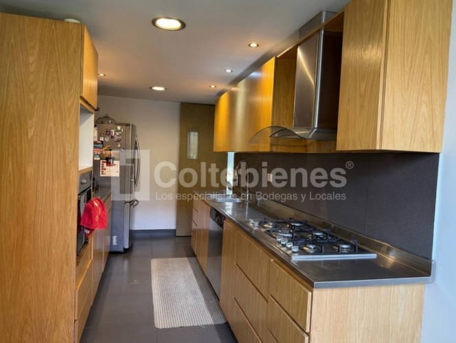 Apartamento de 3 alcobas en arriendo en El Tesoro, Medellín, 240 m² · foto 7 de 18