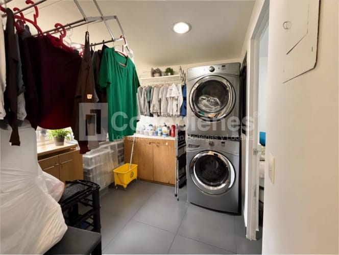 Apartamento de 3 alcobas en arriendo en El Tesoro, Medellín, 240 m² · foto 8 de 18