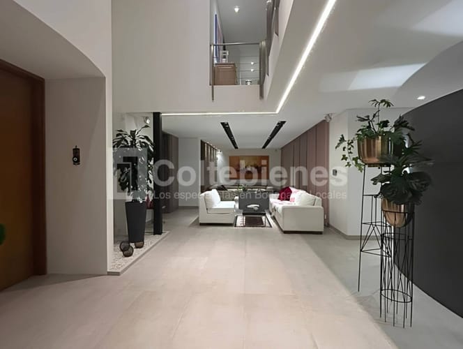 Casa de 5 alcobas en venta en Llano Grande, Rionegro, 800 m² · foto 3 de 24