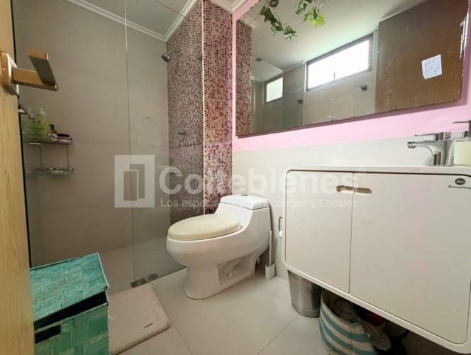 Apartamento de 3 alcobas en arriendo en El Tesoro, Medellín, 240 m² · foto 16 de 18