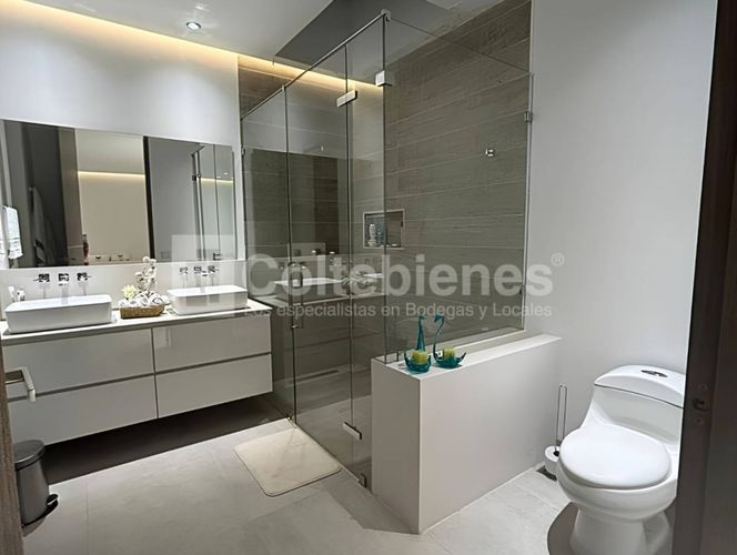Casa de 5 alcobas en venta en Llano Grande, Rionegro, 800 m² · foto 16 de 24