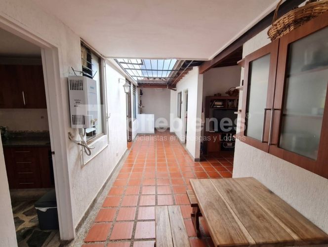 Apartamento de 4 alcobas en venta en Belén Rosales, Medellín, 171 m² · foto 4 de 21