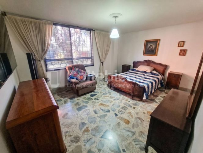 Apartamento de 4 alcobas en venta en Belén Rosales, Medellín, 171 m² · foto 8 de 21