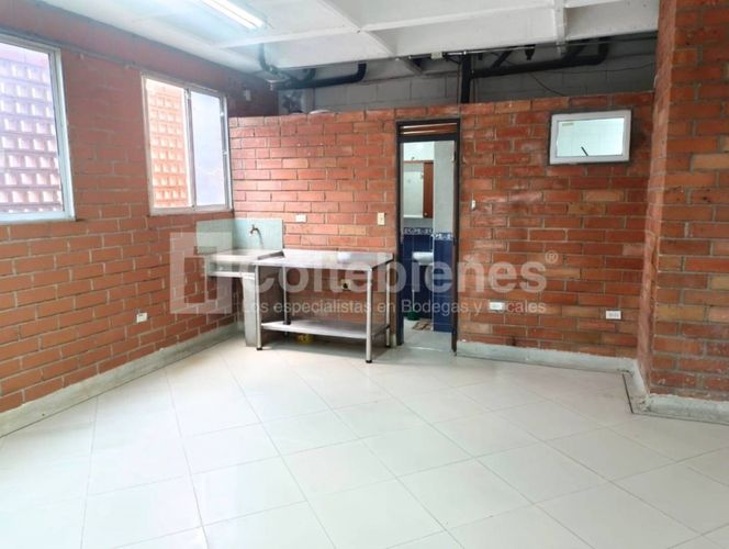 Bodega en arriendo en Santa Fe, Medellín, 100 m² · foto 4 de 17