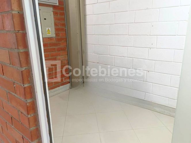 Bodega en arriendo en Santa Fe, Medellín, 100 m² · foto 10 de 17