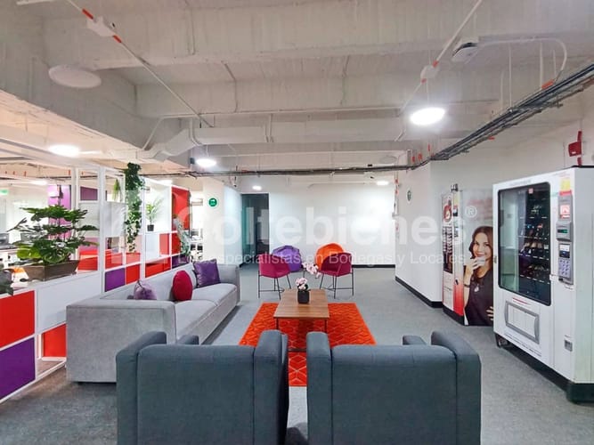 Oficina en arriendo en Astorga, Medellín, 652 m² · foto 2 de 24