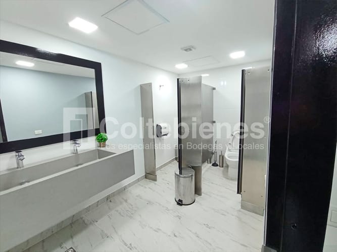 Oficina en arriendo en Astorga, Medellín, 652 m² · foto 23 de 24