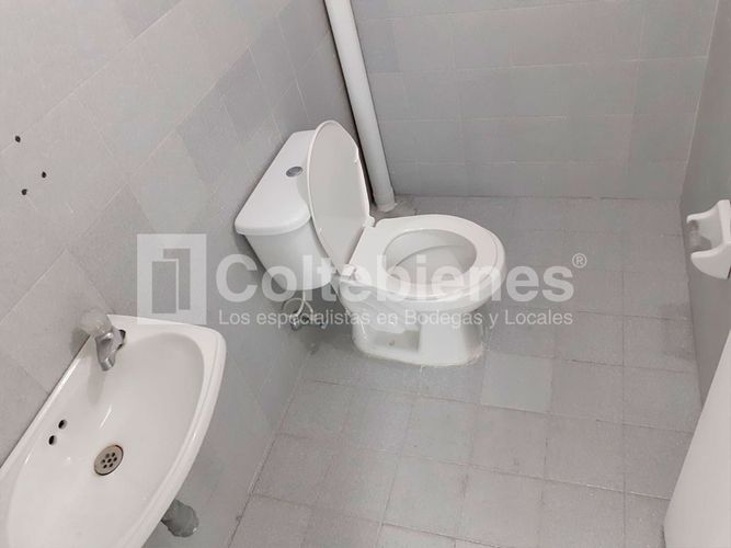 Bodega en arriendo en Las Vegas, Envigado, 268 m² · foto 3 de 13