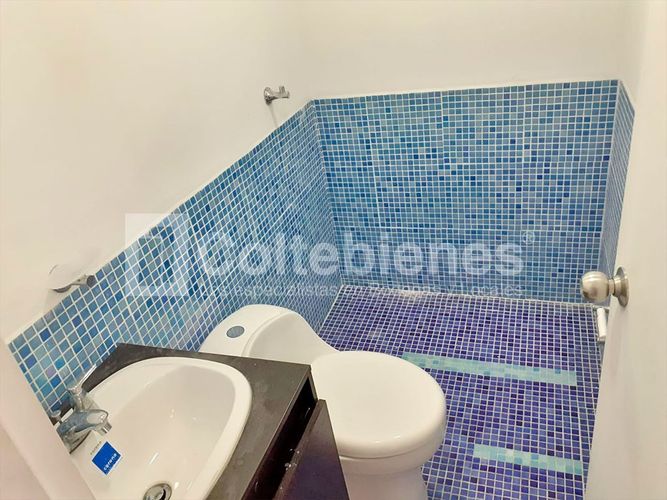 Bodega en arriendo en Las Vegas, Envigado, 268 m² · foto 9 de 13