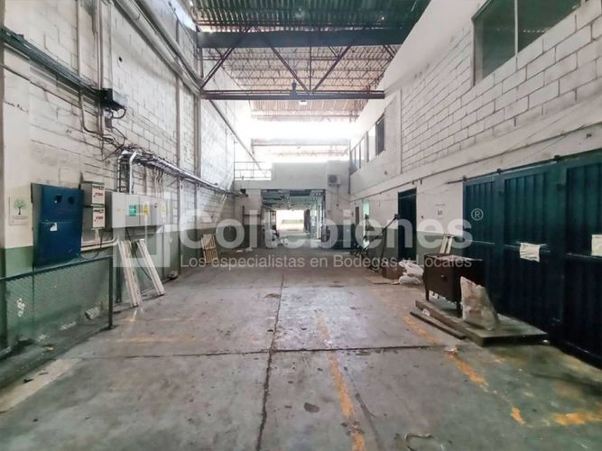 Bodega en arriendo en Zona Industrial No. 1, Itagüí, 2100 m² · foto 3 de 19