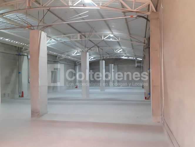Bodega en arriendo en Cabecera San Antonio De Prado, Medellín, 320 m² · foto 5 de 13