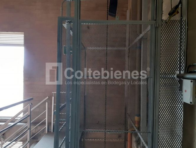 Bodega en arriendo en Cabecera San Antonio De Prado, Medellín, 320 m² · foto 7 de 13