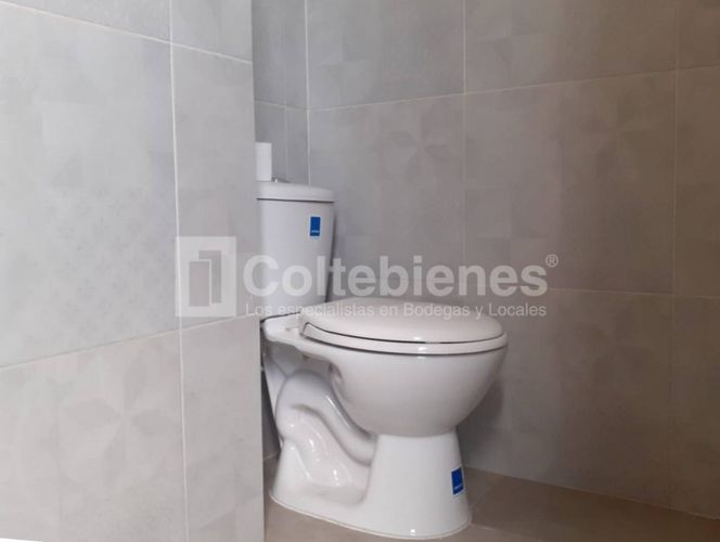 Bodega en arriendo en Cabecera San Antonio De Prado, Medellín, 320 m² · foto 11 de 13