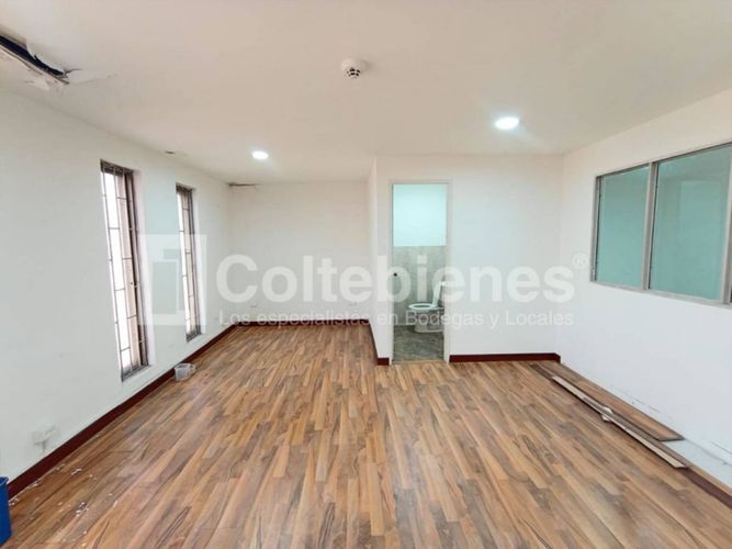 Bodega en arriendo en Zona Industrial No. 1, Itagüí, 2100 m² · foto 17 de 19