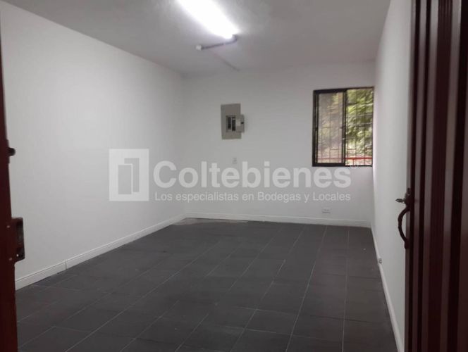Bodega en arriendo en Caribe, Medellín, 530 m² · foto 11 de 18