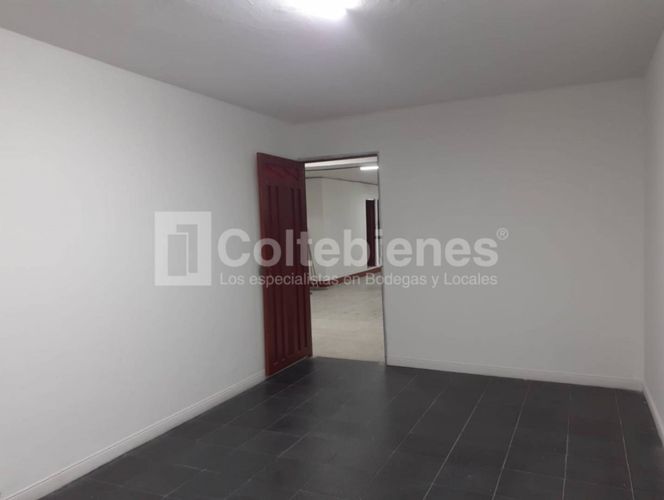 Bodega en arriendo en Caribe, Medellín, 530 m² · foto 12 de 18