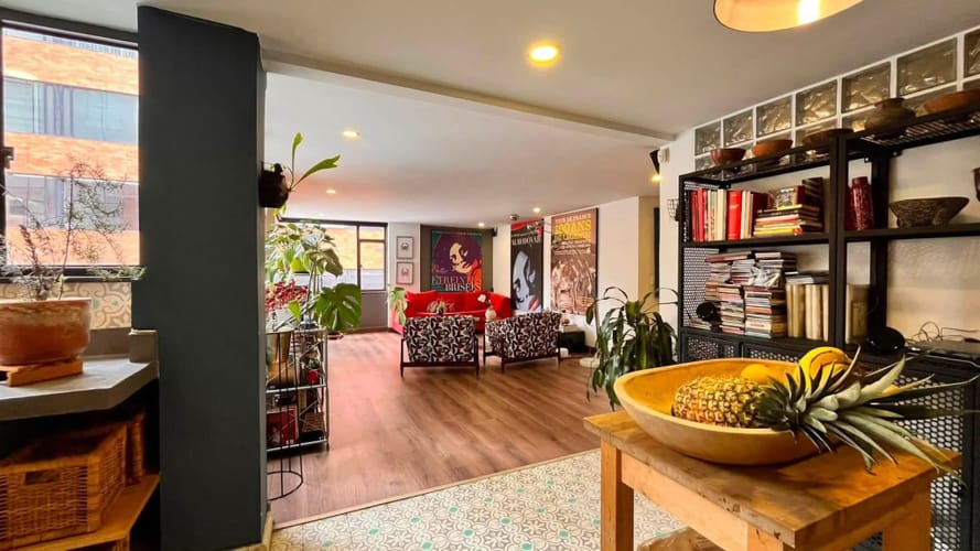 Apartamento de 3 alcobas en venta en La Cabrera, Bogotá, 136 m² · foto 3 de 24