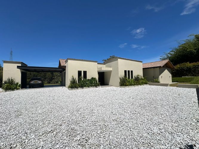 Casa de 4 alcobas en venta en Gaviria, Marinilla, 350 m² · foto 3 de 24
