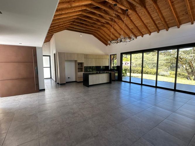 Casa de 4 alcobas en venta en Gaviria, Marinilla, 350 m² · foto 5 de 24