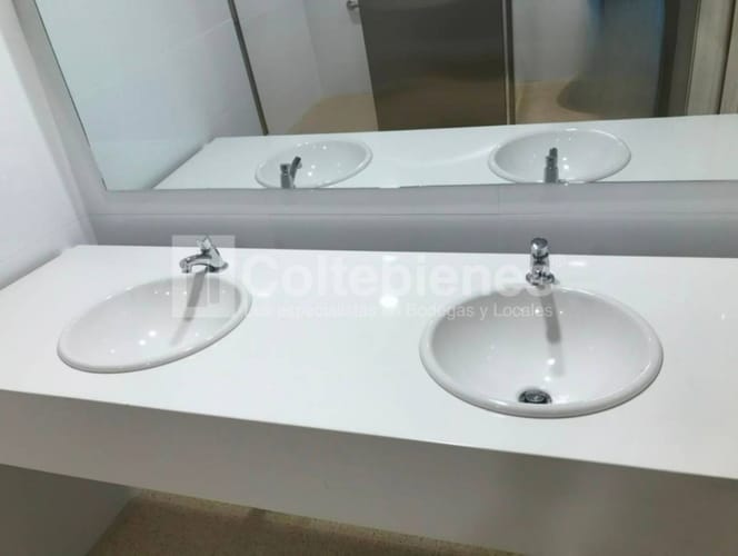 Consultorio en arriendo en Las Vegas, Envigado, 31 m² · foto 4 de 18
