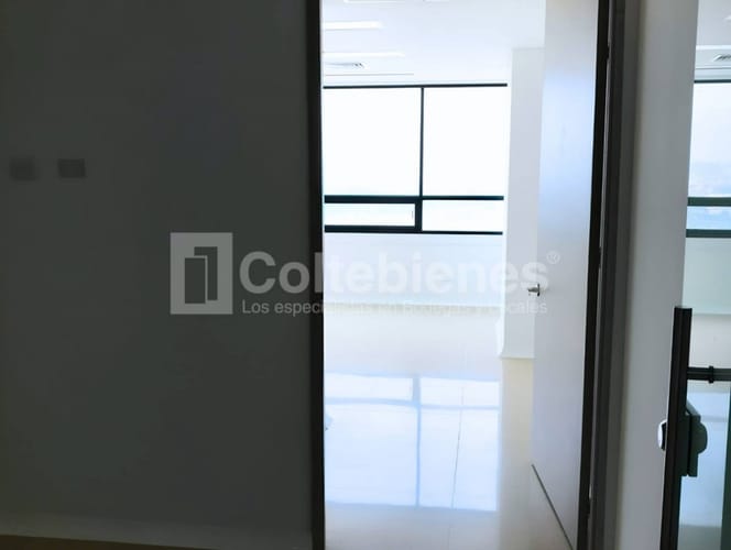 Consultorio en arriendo en Las Vegas, Envigado, 31 m² · foto 8 de 18