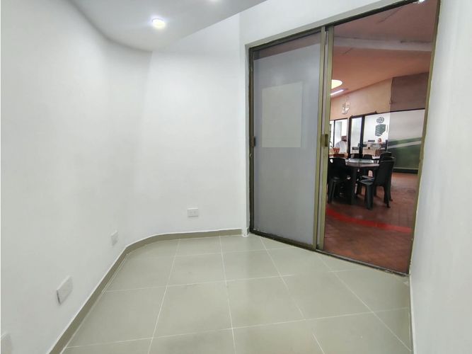 Local en arriendo en Manila, Medellín, 7 m² · foto 2 de 9