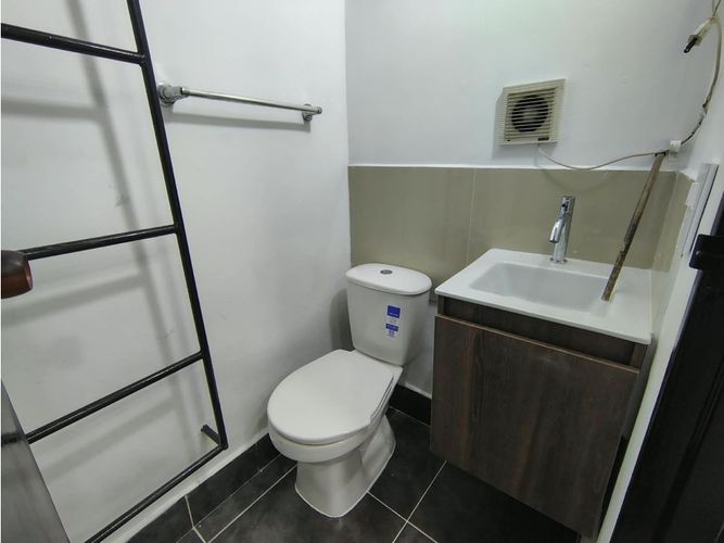 Local en arriendo en Manila, Medellín, 7 m² · foto 5 de 9