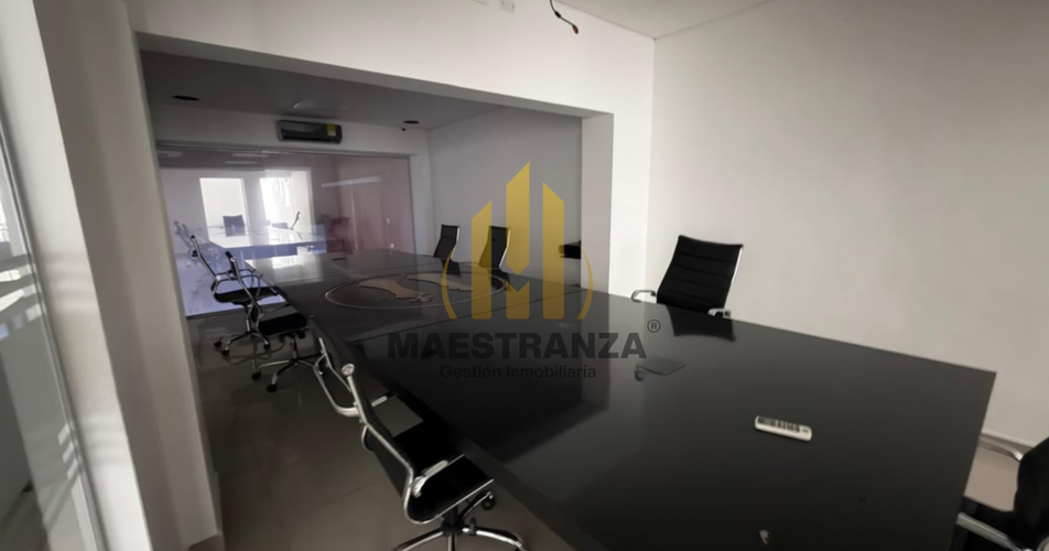 Casa de 20 alcobas en arriendo en Lorena, Medellín, 800 m² · foto 3 de 24