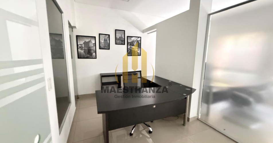 Casa de 20 alcobas en arriendo en Lorena, Medellín, 800 m² · foto 12 de 24