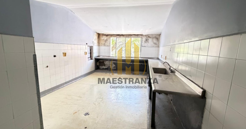 Casa de 20 alcobas en arriendo en Lorena, Medellín, 800 m² · foto 17 de 24