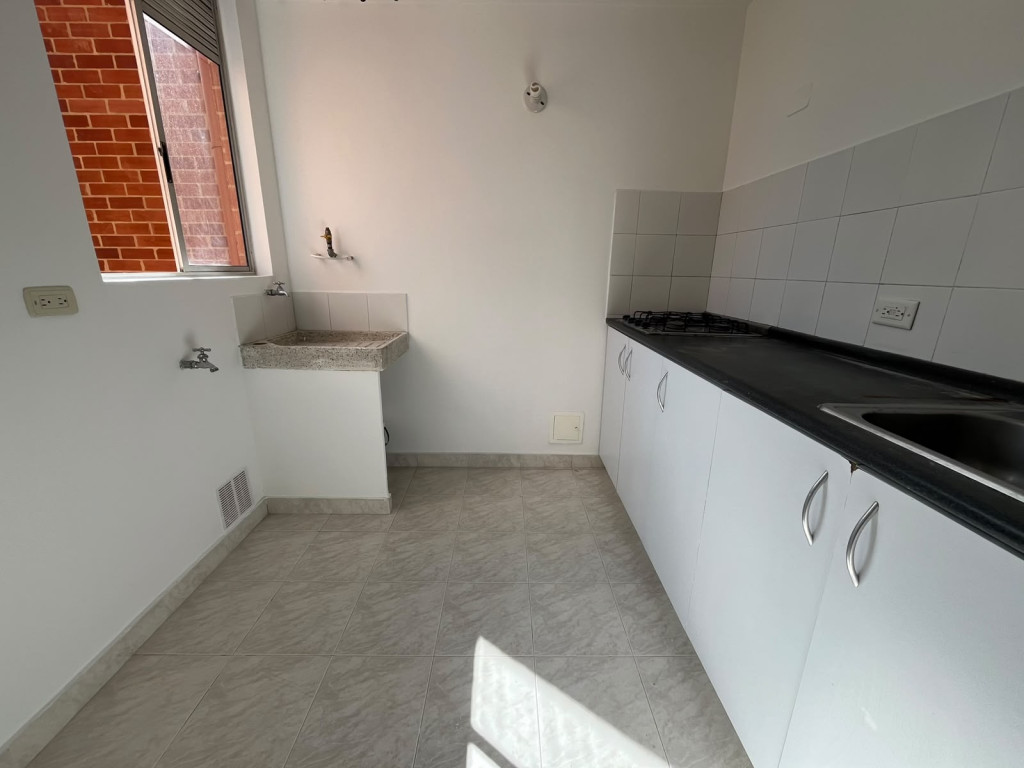 Apartamento en venta en Gran Granada, Bogotá · foto 3 de 18