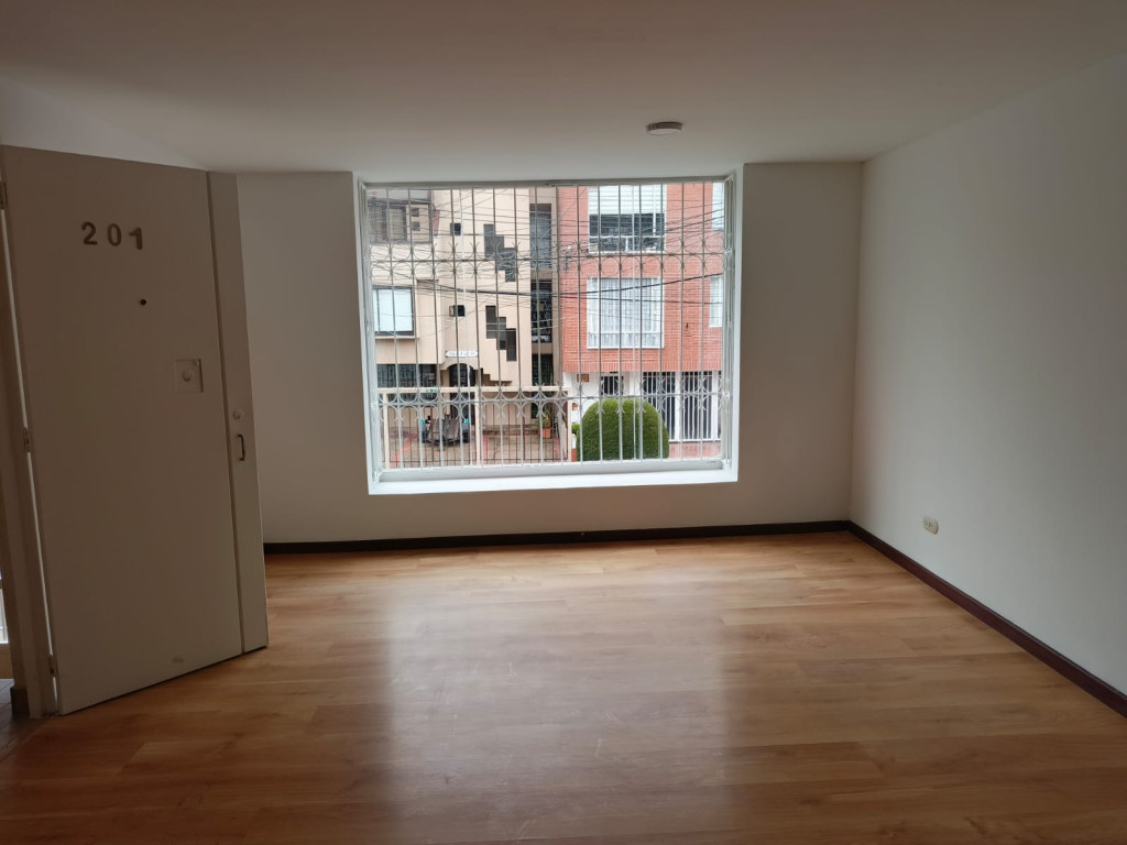 Apartamento en arriendo en Caobos Salazar, Bogotá · foto 3 de 17