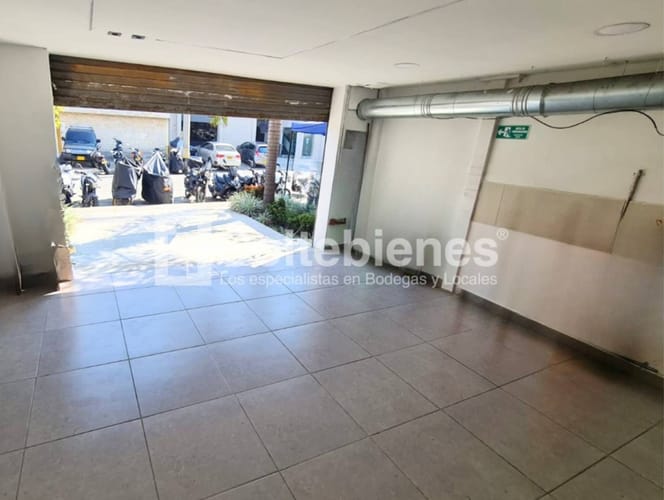 Local en arriendo en Villa Carlota, Medellín, 28 m² · foto 2 de 7