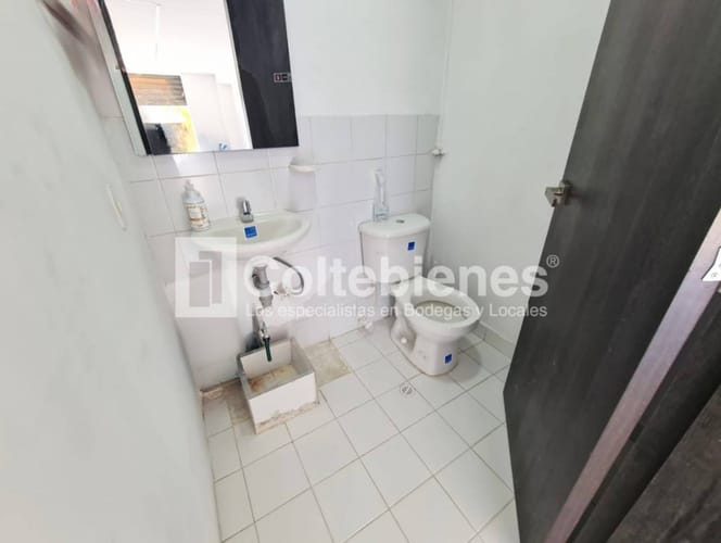 Local en arriendo en Villa Carlota, Medellín, 28 m² · foto 6 de 7