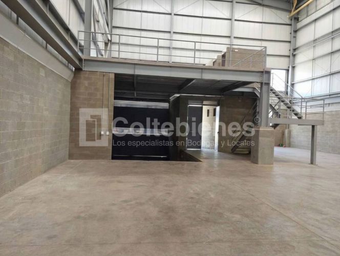 Bodega en arriendo en Actividad Multiple, Copacabana, 566 m² · foto 5 de 12