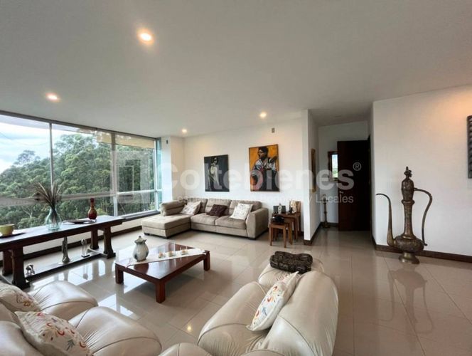 Casa de 6 alcobas en venta en Astorga, Medellín · foto 3 de 19