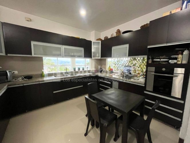 Casa de 6 alcobas en venta en Astorga, Medellín · foto 7 de 19