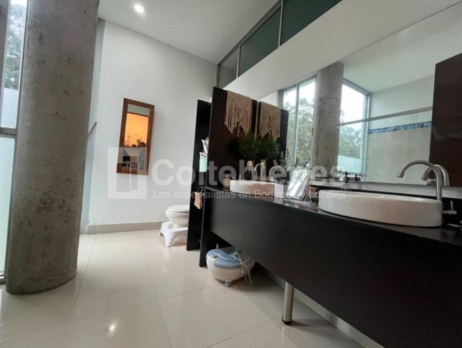 Casa de 6 alcobas en venta en Astorga, Medellín · foto 11 de 19