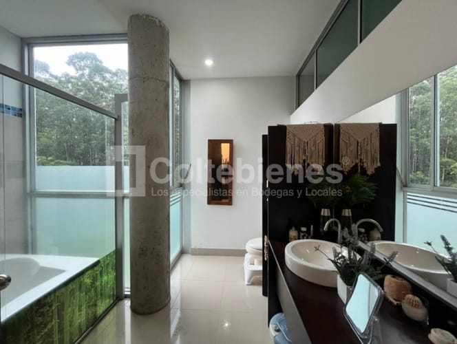 Casa de 6 alcobas en venta en Astorga, Medellín · foto 12 de 19