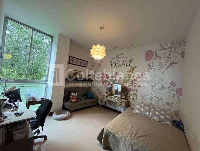 Casa de 6 alcobas en venta en Astorga, Medellín · foto 15 de 19