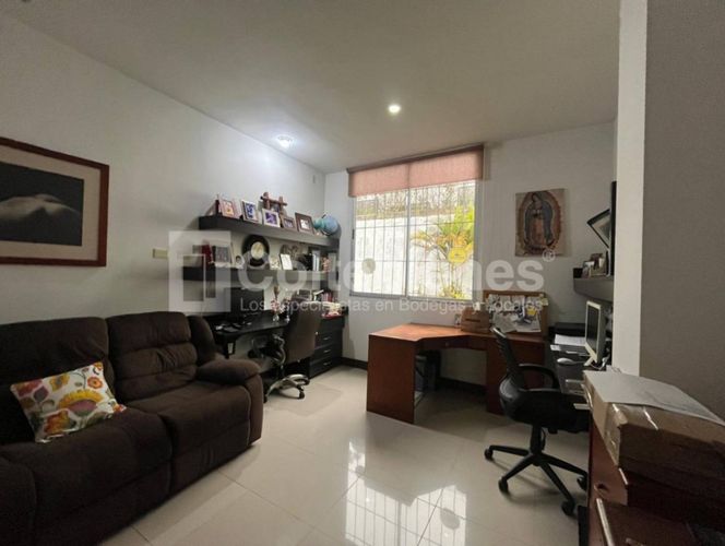 Casa de 6 alcobas en venta en Astorga, Medellín · foto 16 de 19